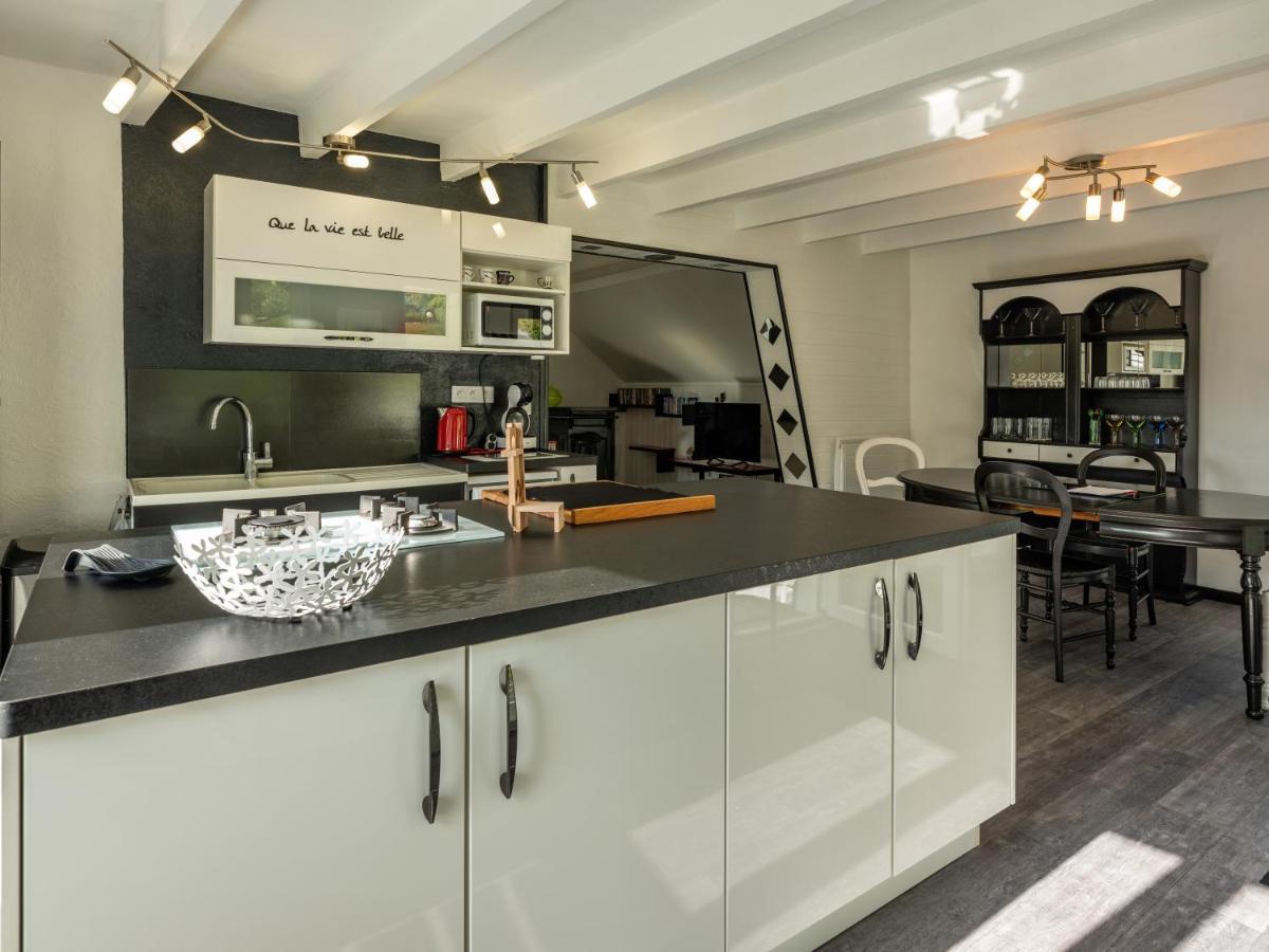 Villa Stunning 4-Bed House In La Bourboule Exterior foto